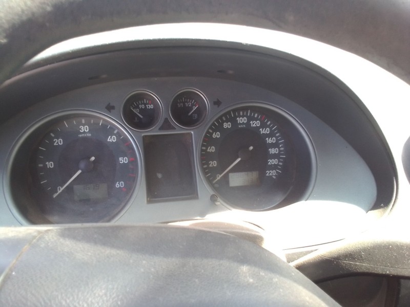 seat ibiza (6l1) del año 2008