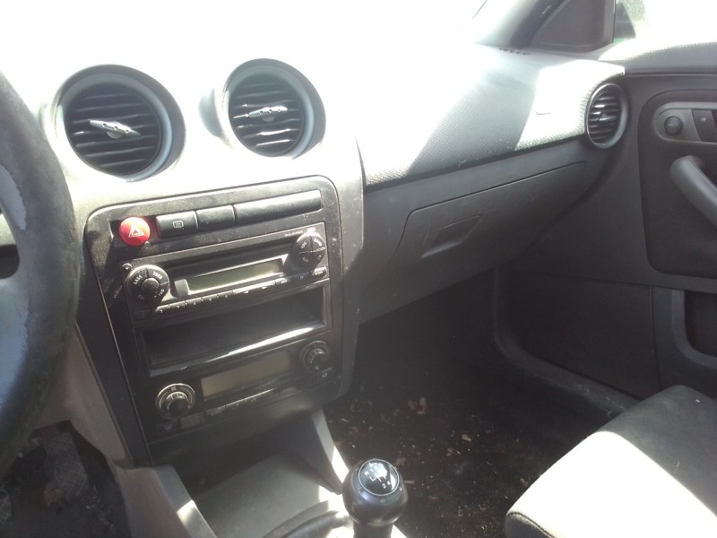 seat ibiza (6l1) del año 2008