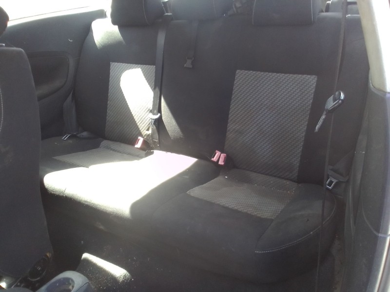 seat ibiza (6l1) del año 2008