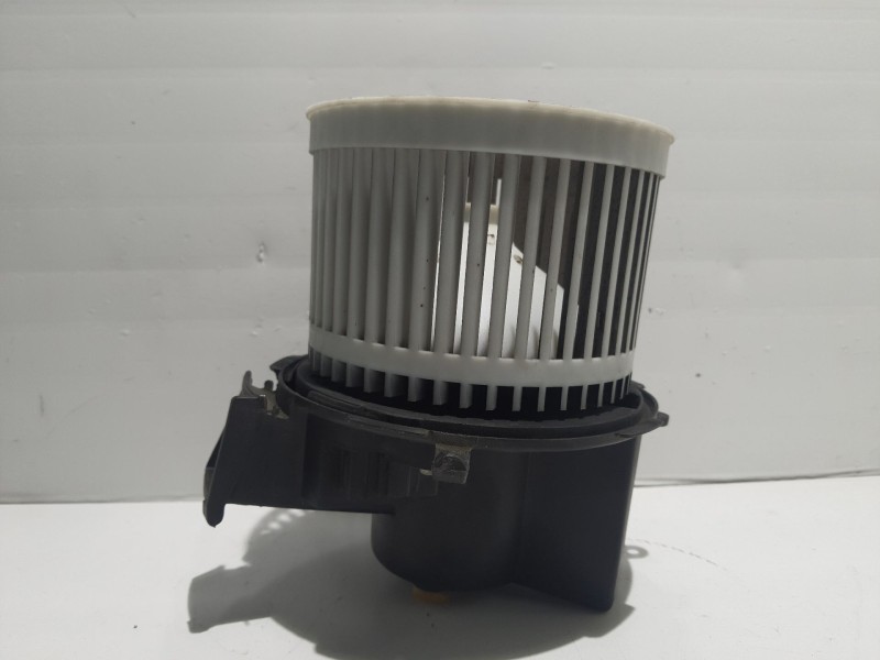 Recambio de ventilador calefaccion para fiat nuova 500 lounge referencia OEM IAM 77362539 069412654010 DEA09063
