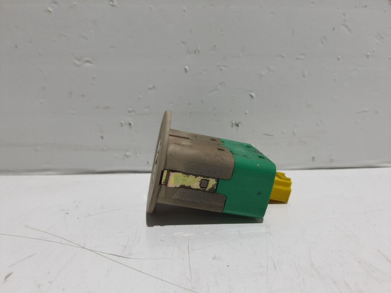 Recambio de interruptor para hyundai santa fe cm referencia OEM IAM 959402B000J9  