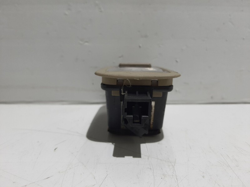 Recambio de luz interior para hyundai santa fe cm referencia OEM IAM 928102B000J9  