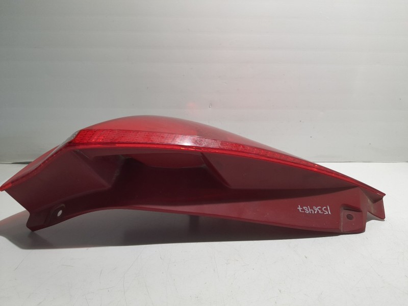 Recambio de piloto trasero izquierdo para ford fiesta (cb1) referencia OEM IAM 8A6113405A  