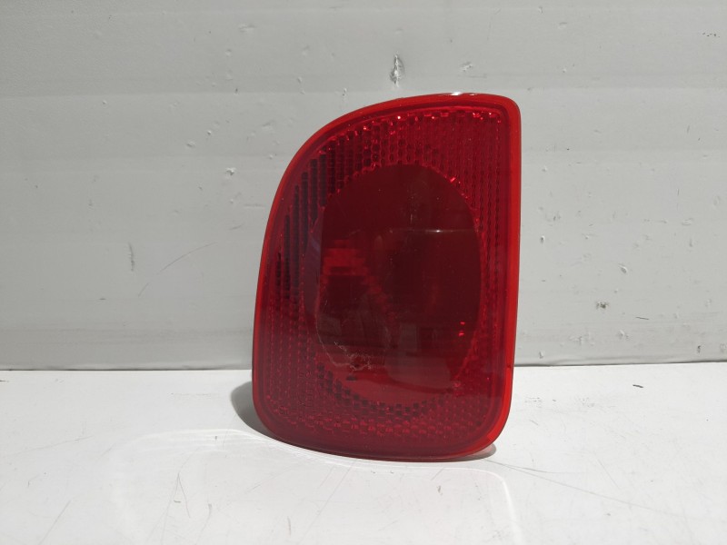 Recambio de piloto trasero derecho paragolpes para renault kangoo referencia OEM IAM 8200419908 16806732 