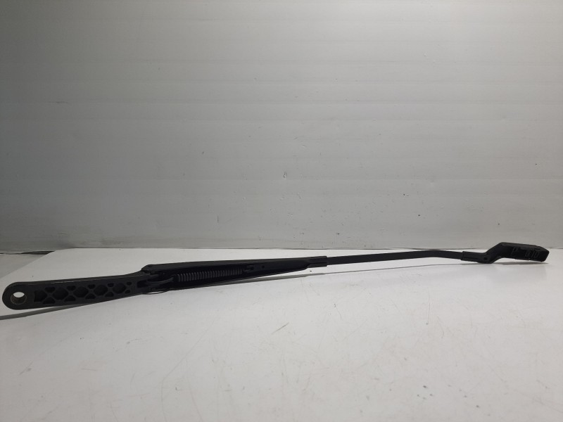 Recambio de brazo limpia delantero izquierdo para peugeot 308 referencia OEM IAM 9680477080  