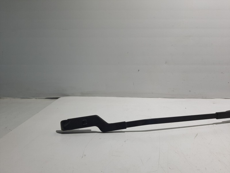 Recambio de brazo limpia delantero izquierdo para peugeot 308 referencia OEM IAM 9680477080  