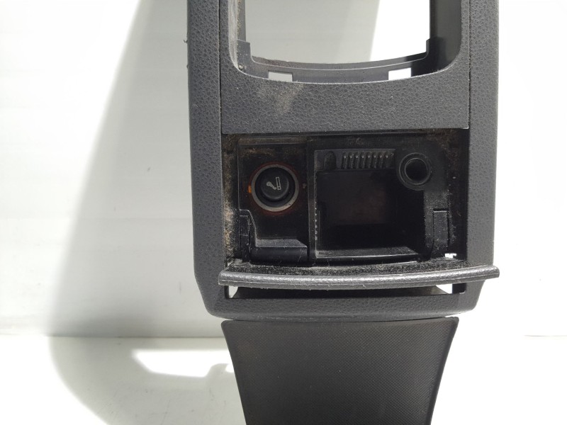 Recambio de cenicero para volkswagen polo (9n1) referencia OEM IAM 6Q1857961 6Q1863241 