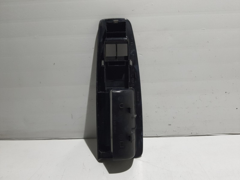 Recambio de asidero puerta delantera izquierda para volkswagen polo (9n1) referencia OEM IAM 6Q1867171E  