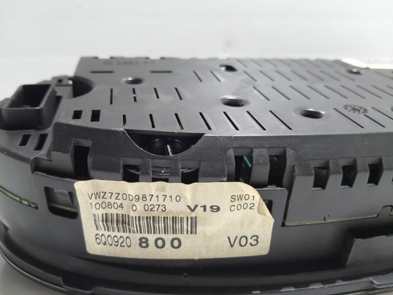 Recambio de cuadro instrumentos para volkswagen polo (9n1) referencia OEM IAM 6Q0920800 10080400273 110080124001A