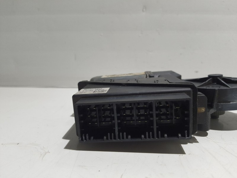 Recambio de motor elevalunas trasero derecho para volkswagen polo (9n1) referencia OEM IAM   