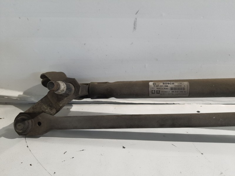 Recambio de motor limpia delantero para peugeot 308 referencia OEM IAM 0390241869 94338R 9684806680