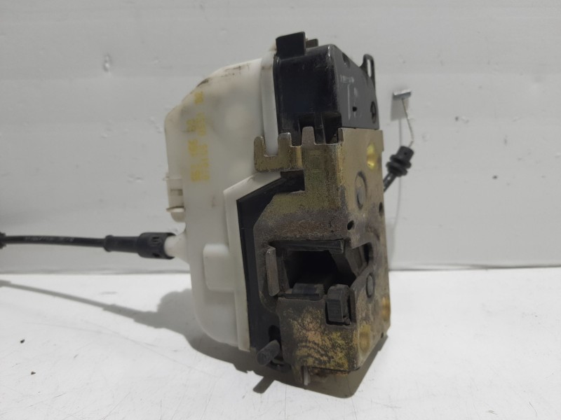 Recambio de cerradura puerta trasera derecha para citroen c3 1.4 hdi referencia OEM IAM   
