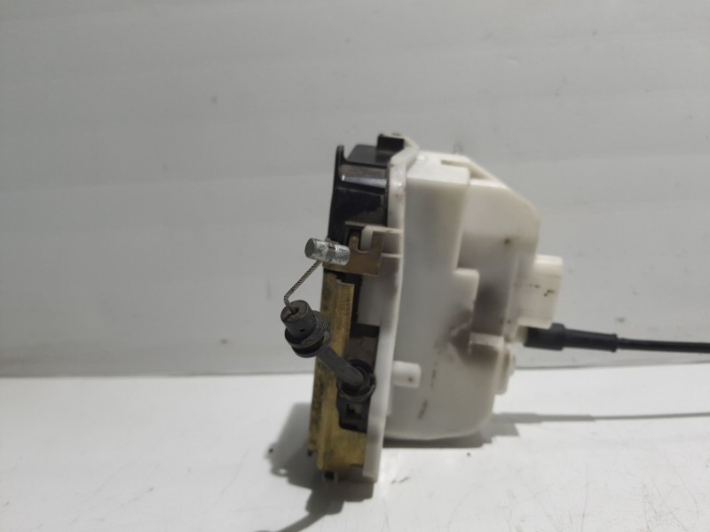 Recambio de cerradura puerta trasera derecha para citroen c3 1.4 hdi referencia OEM IAM   