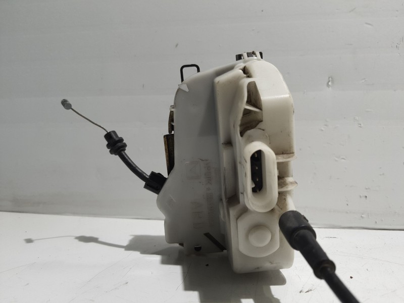 Recambio de cerradura puerta trasera derecha para citroen c3 1.4 hdi referencia OEM IAM   