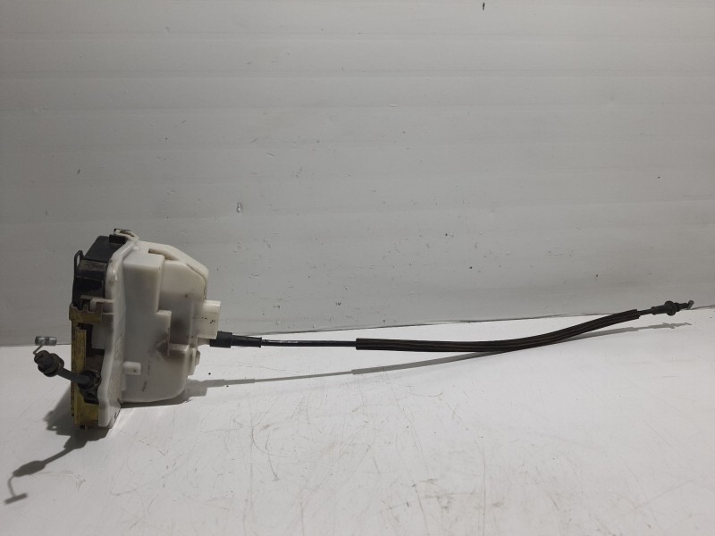 Recambio de cerradura puerta trasera derecha para citroen c3 1.4 hdi referencia OEM IAM   