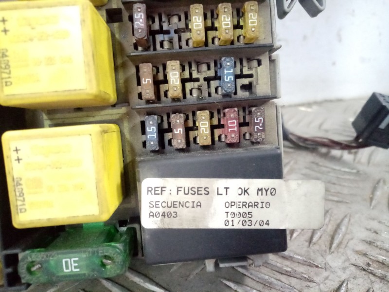 Recambio de caja reles / fusibles para opel combo (corsa c) referencia OEM IAM 0  