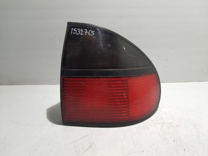 Recambio de piloto trasero derecho para renault laguna (b56) referencia OEM IAM   