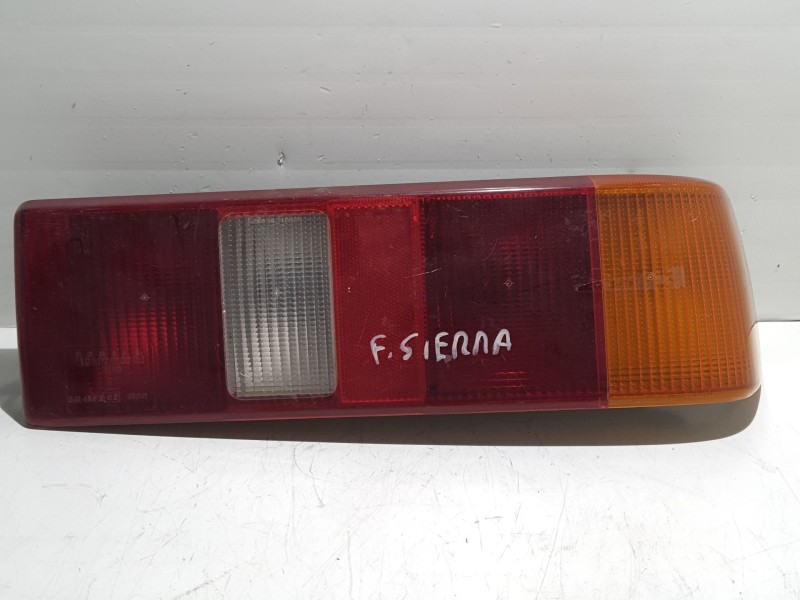 Recambio de piloto trasero derecho para ford sierra berlina referencia OEM IAM   