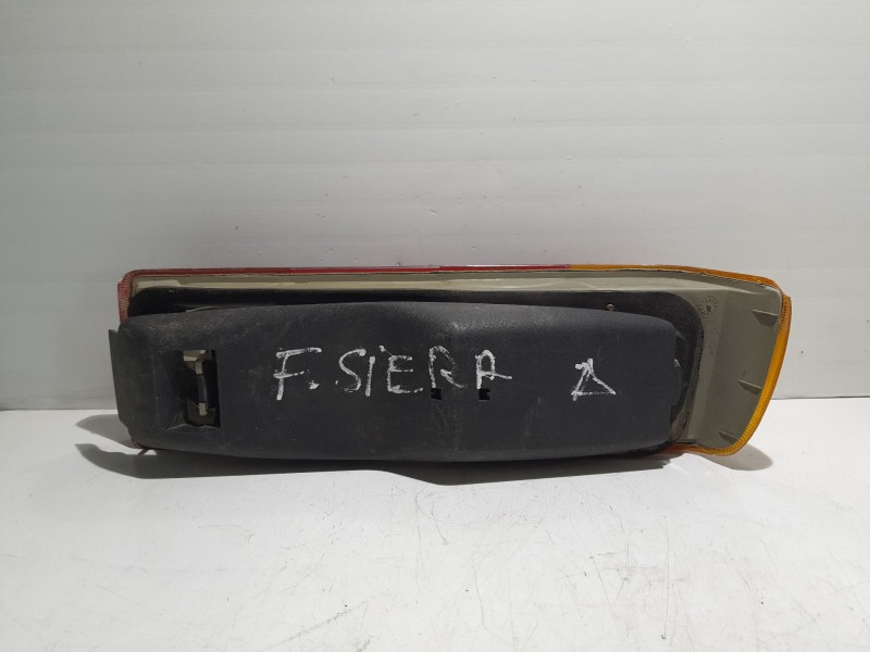 Recambio de piloto trasero derecho para ford sierra berlina referencia OEM IAM   