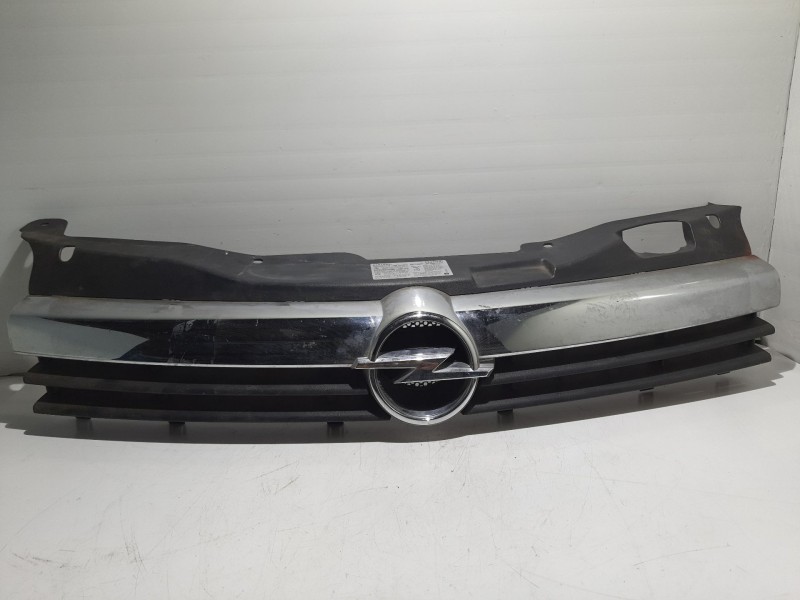 Recambio de rejilla delantera para opel astra h berlina referencia OEM IAM 13108463 461088395 13149466