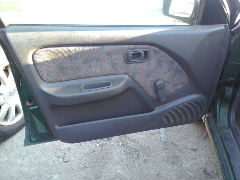 nissan almera (n15) del año 1998