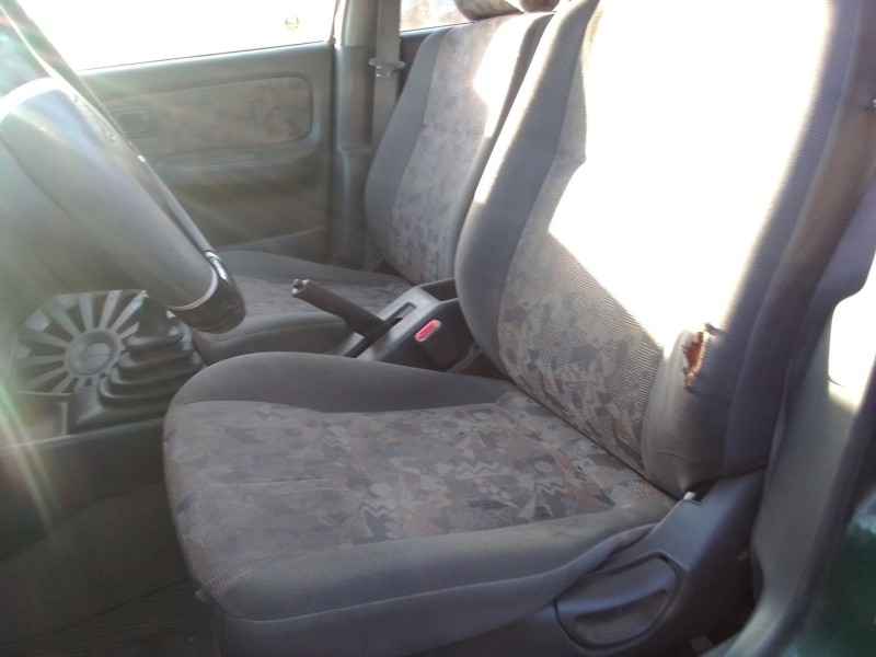 nissan almera (n15) del año 1998