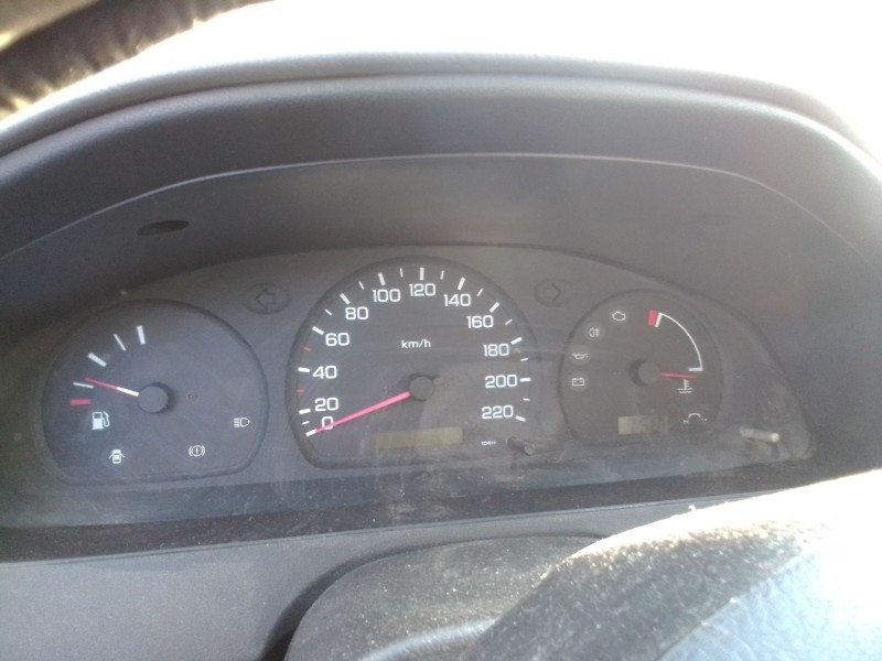 nissan almera (n15) del año 1998