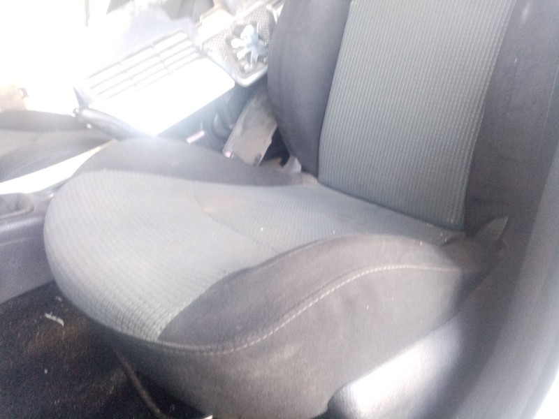 Recambio de asiento delantero izquierdo para peugeot 206 berlina referencia OEM IAM 0  