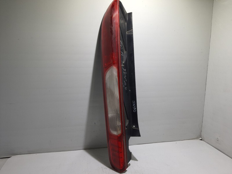 Recambio de piloto trasero derecho para ford focus berlina (cap) referencia OEM IAM   