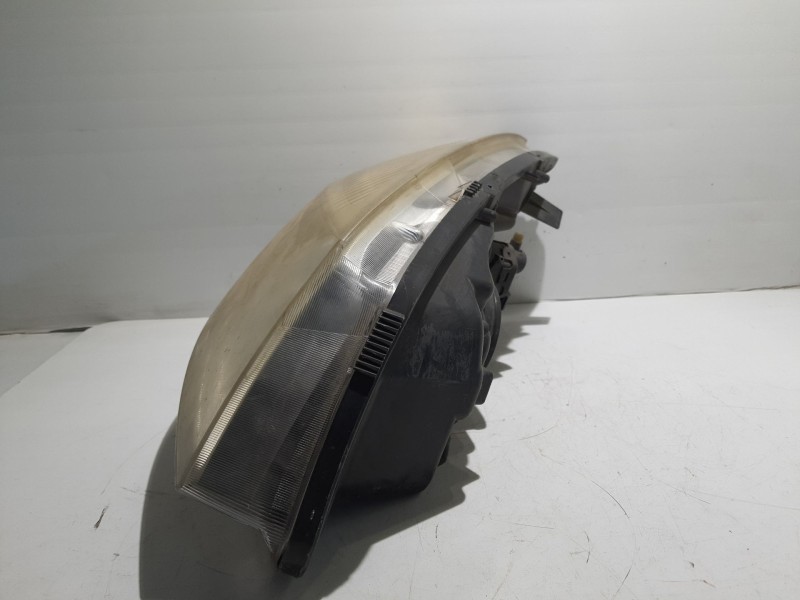 Recambio de faro derecho para renault scenic ii referencia OEM IAM    Recambio de faro derecho para renault scenic ii referencia OEM IAM