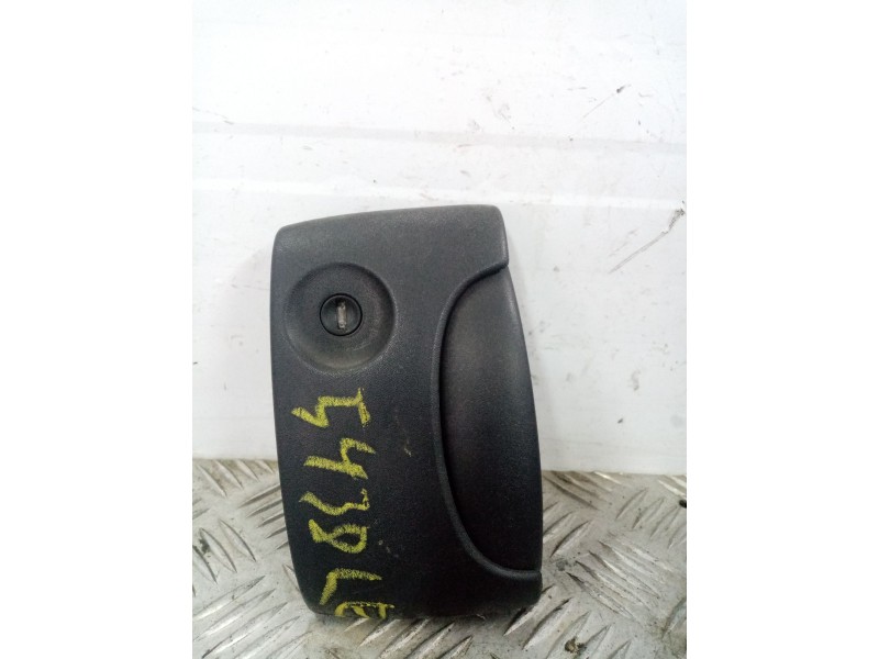 Recambio de maneta exterior lateral derecha para renault kangoo (f/kc0) referencia OEM IAM 0  