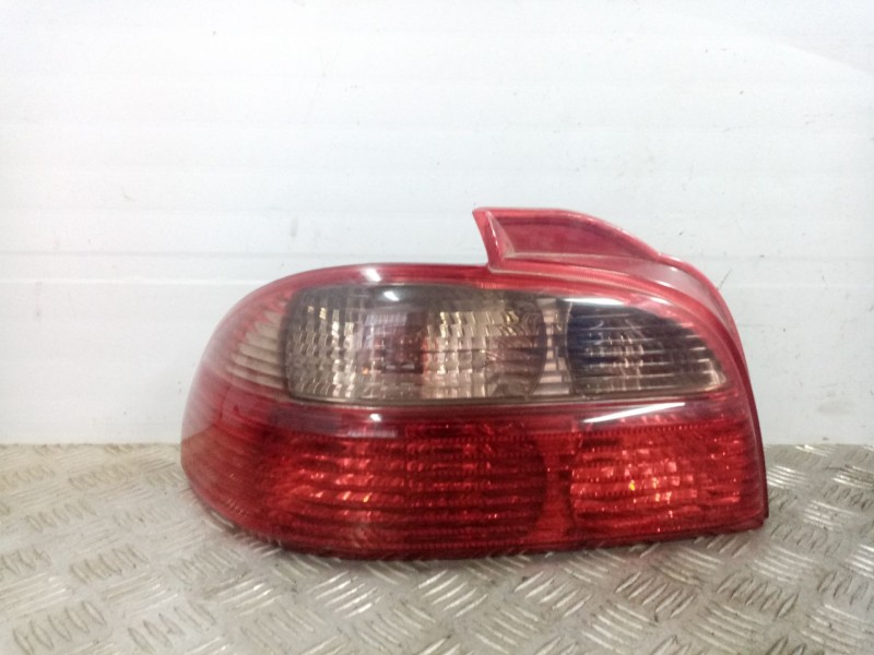 Recambio de piloto trasero izquierdo para toyota avensis t22 referencia OEM IAM   