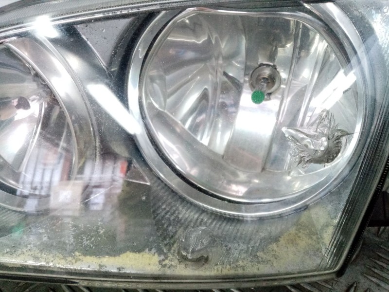 Recambio de faro izquierdo para toyota avensis t22 referencia OEM IAM   