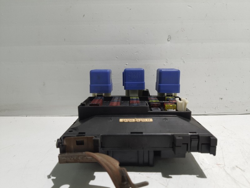 Recambio de caja reles / fusibles para nissan almera (n15) referencia OEM IAM 243502N300H  2523079981