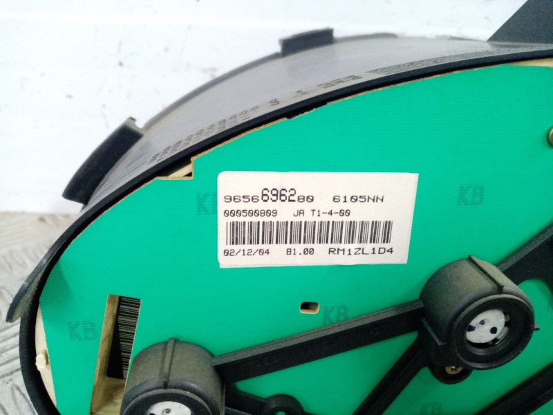 Recambio de cuadro instrumentos para peugeot 206 berlina referencia OEM IAM 9656696580  