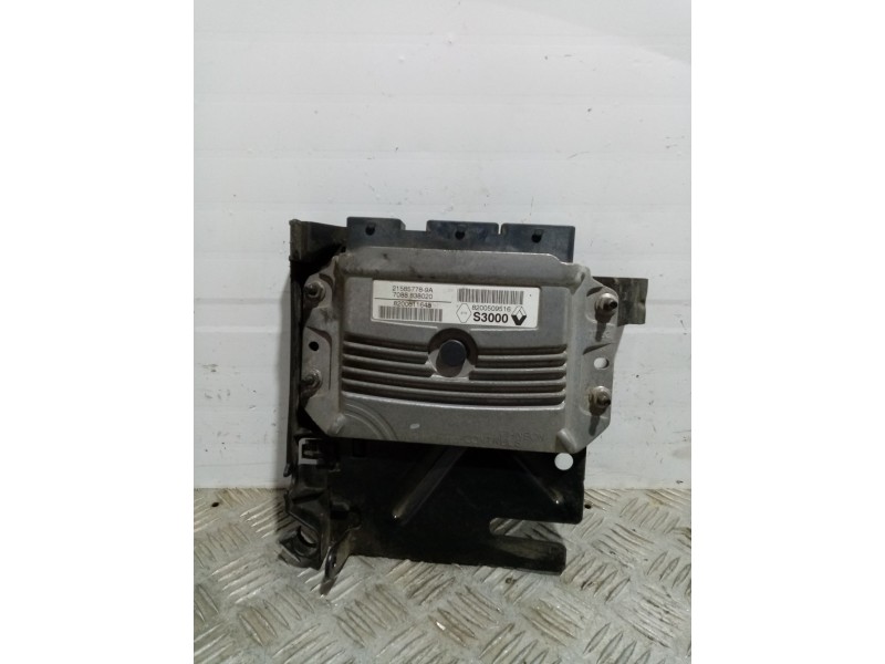 Recambio de centralita motor uce para renault scenic ii referencia OEM IAM 8200509516  