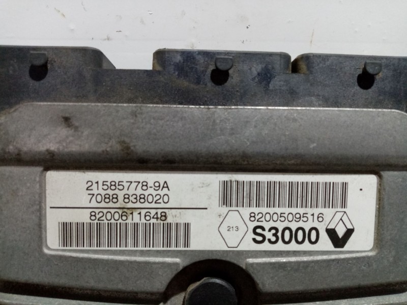 Recambio de centralita motor uce para renault scenic ii referencia OEM IAM 8200509516  