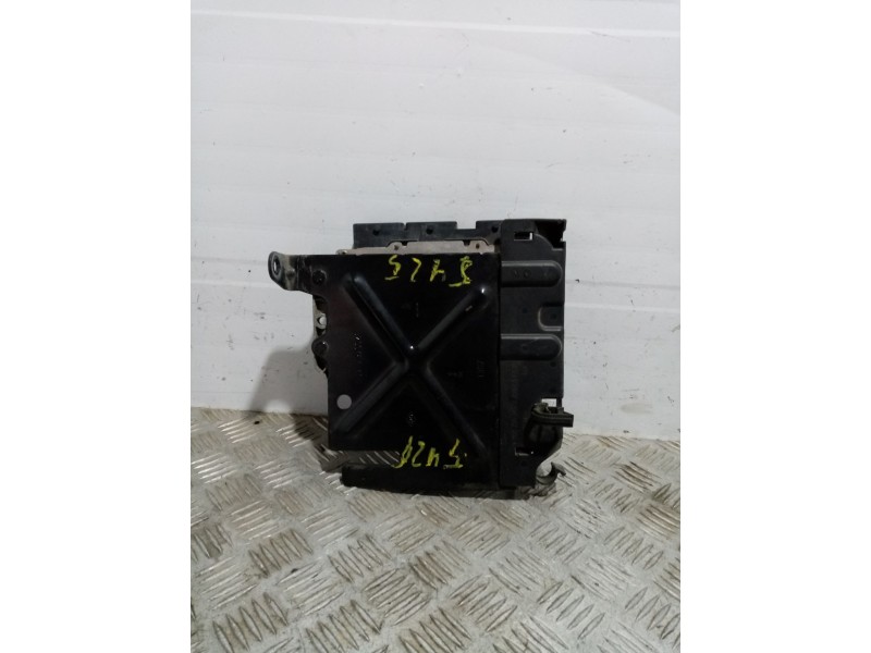 Recambio de centralita motor uce para renault scenic ii referencia OEM IAM 8200509516  