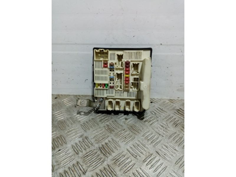 Recambio de caja reles / fusibles para renault scenic ii referencia OEM IAM   