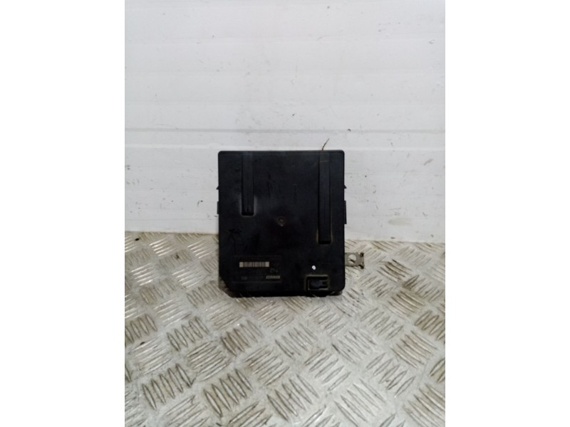 Recambio de caja reles / fusibles para renault scenic ii referencia OEM IAM   