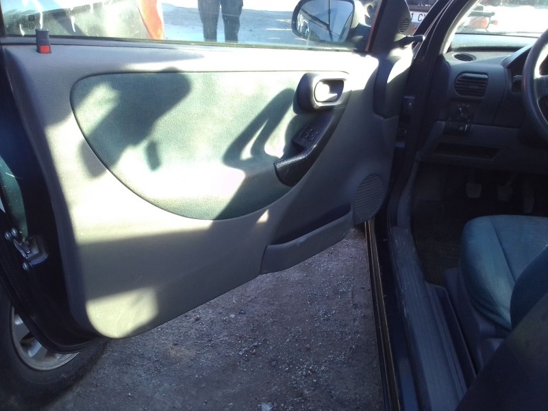 opel corsa c del año 2001