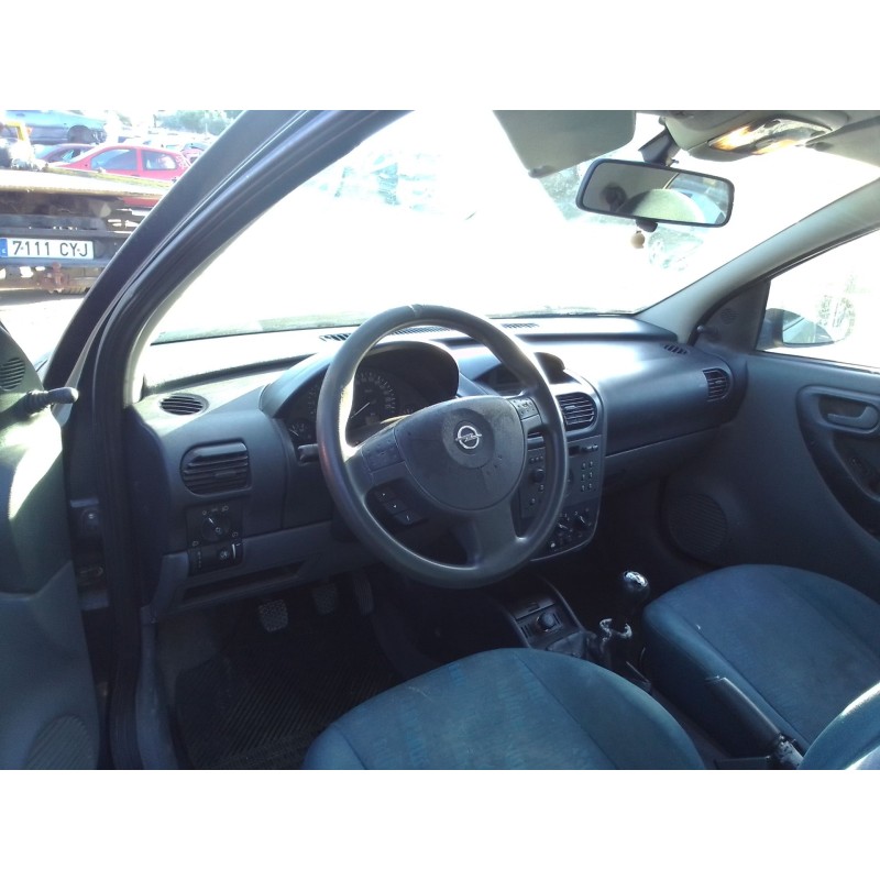 opel corsa c del año 2001