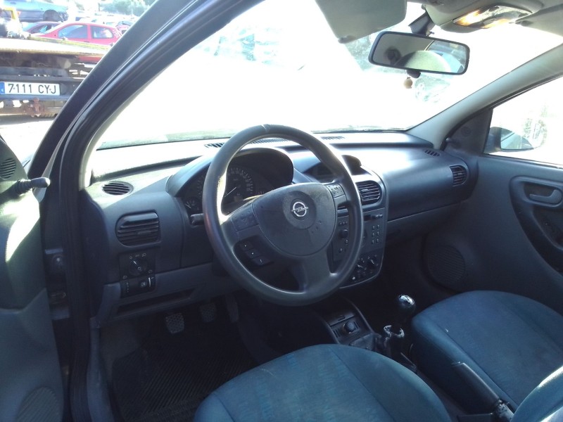 opel corsa c del año 2001