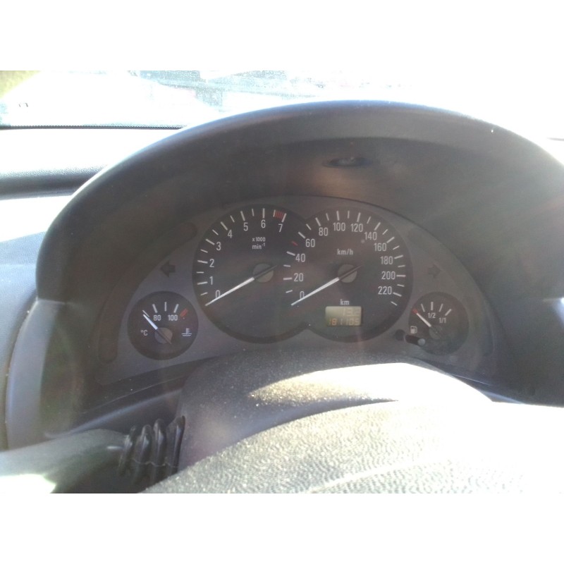 opel corsa c del año 2001