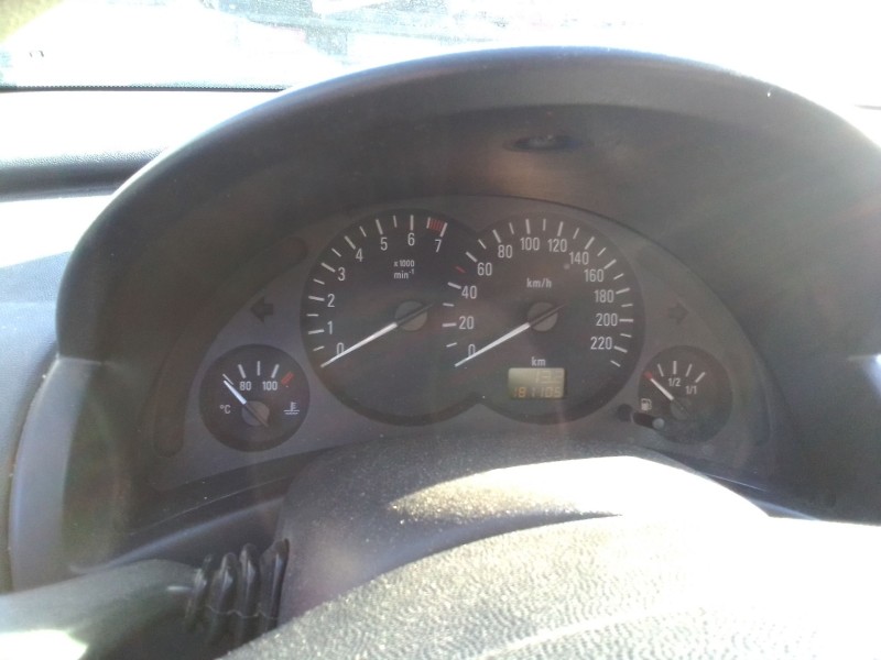 opel corsa c del año 2001
