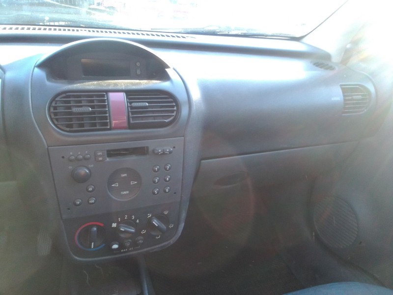 opel corsa c del año 2001