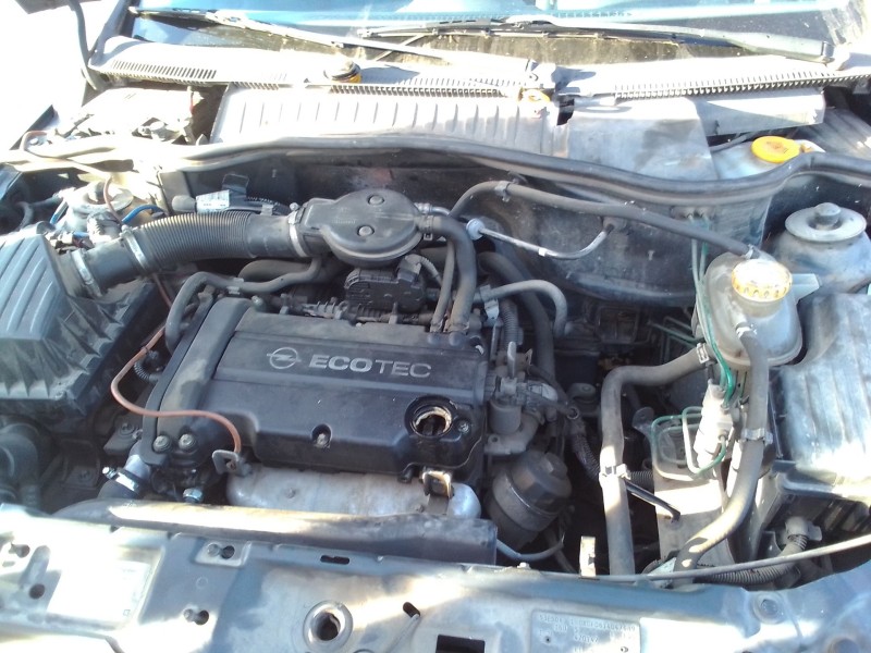 opel corsa c del año 2001