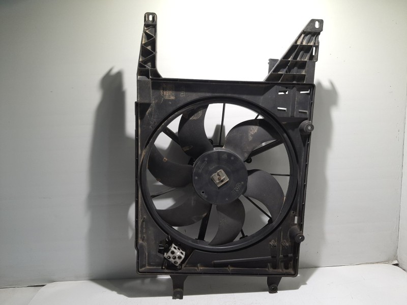 Recambio de electroventilador para dacia logan referencia OEM IAM 8200385744  