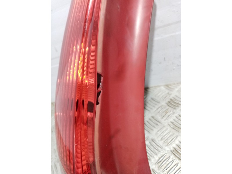 Recambio de piloto trasero izquierdo para citroen c4 berlina referencia OEM IAM 965586408001 79998D 