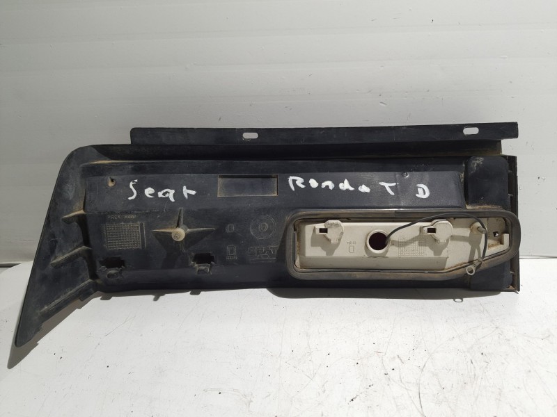 Recambio de piloto trasero derecho para seat ronda 1.5 referencia OEM IAM 1023141  